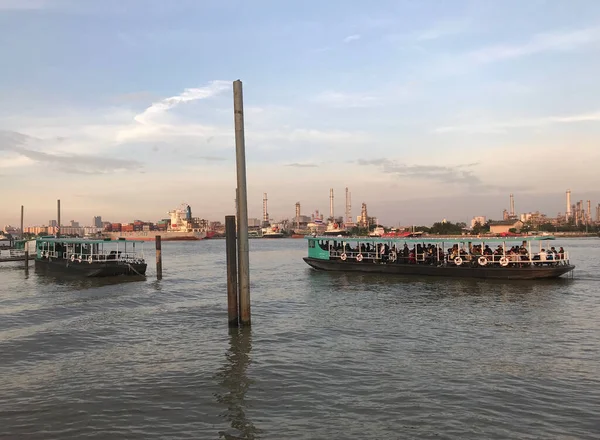 Ferry Chao Phraya Rivier Bangkok Thailand — Stockfoto