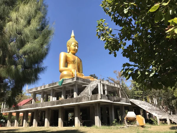 Big Golden Buddha Wat Phorat Samakee Templo Budista Surin Tailândia — Fotografia de Stock