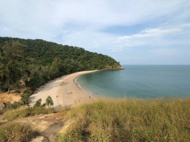 Koh Lanta Tayland 'daki Mu Ko Lanta Ulusal Parkı' nda plaj.