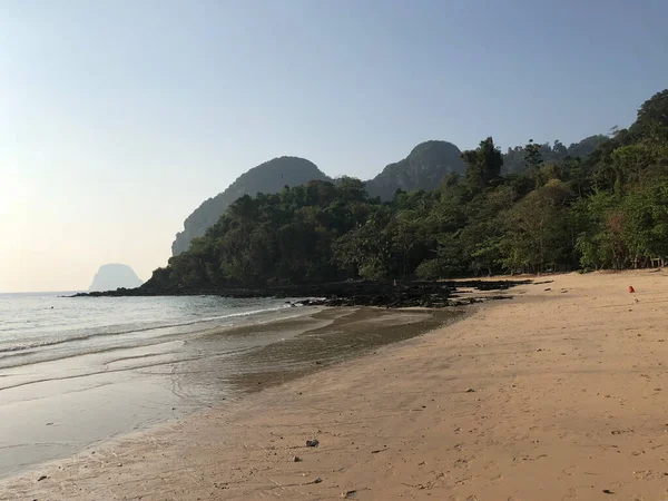 Farang Strand Koh Mook Thaiföldön — Stock Fotó