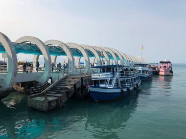 Tayland 'daki Koh Samet adasında Nuanthip iskelesi.