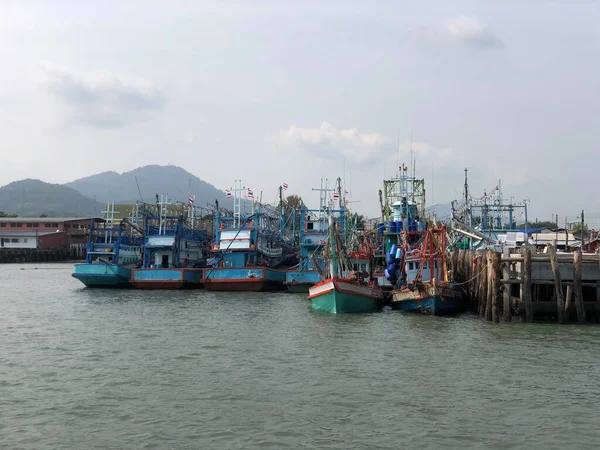 Рыбацкие Лодки Гавани Районг Таиланд — стоковое фото