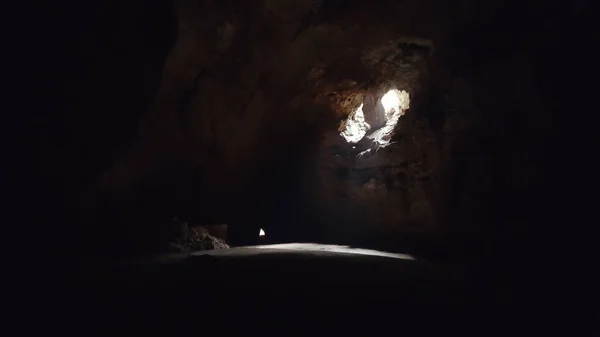 Σπήλαια Sassa Στην Αγκόλα — Φωτογραφία Αρχείου