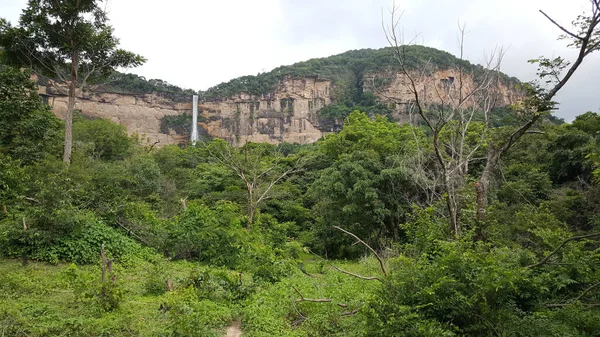 几内亚 非洲的第丁瀑布 — 图库照片