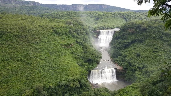 非洲几内亚坎巴达加瀑布 — 图库照片
