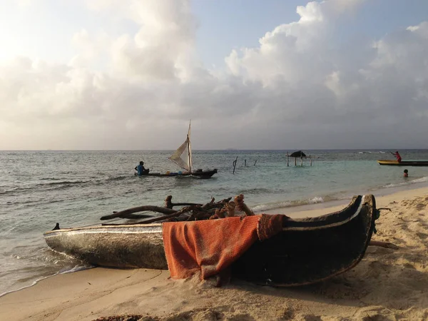 Tradizionale Canoa Legno Sulla Spiaggia Del — Foto Stock