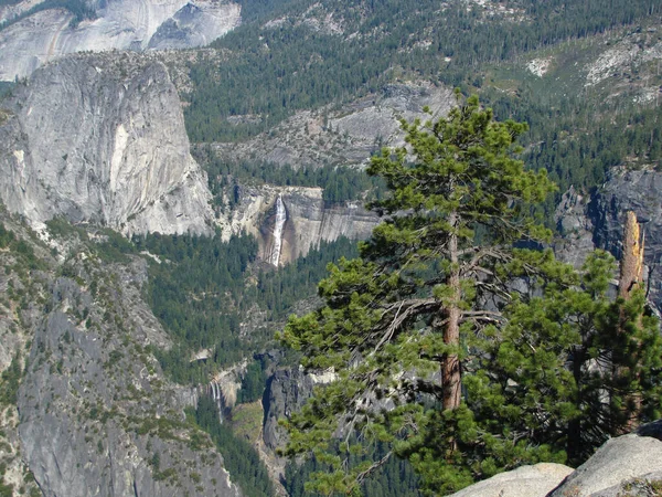 Widok Lodowca Point Parku Narodowym Yosemite Stanach Zjednoczonych — Zdjęcie stockowe