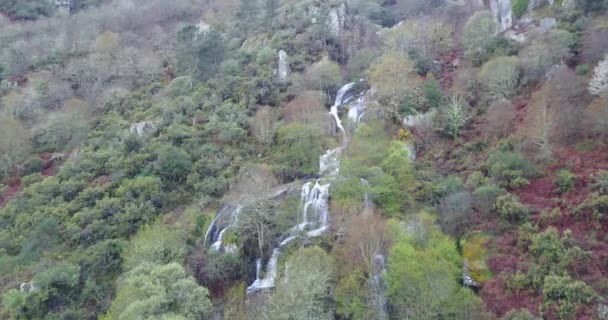 Galiçya Spanya Daki Sil Kanyonu Ndaki Şelalelere Doğru Uçuyor — Stok video