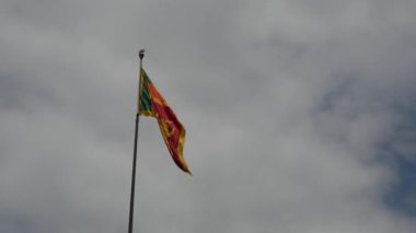 Galle Face, Colombo, Sri Lanka 'da Büyük Sri Lanka bayrağı.
