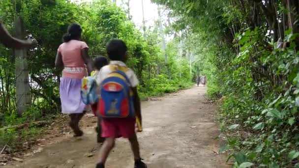 Mothers Children Walking Digana Village Central Province Sri Lanka — Stock Video