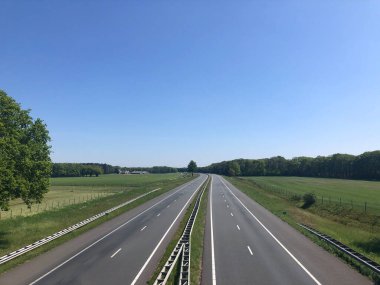 Gelderland 'da Westendorp çevresindeki A-18 karayolu Hollanda