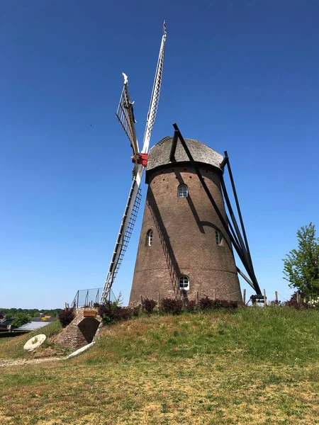 ドイツのEltenにある風車 — ストック写真