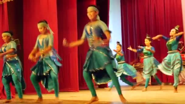 Mayura Natuma Peacock Χορεύουν Καντυάνοι Χορευτές Σρι Λάνκα — Αρχείο Βίντεο