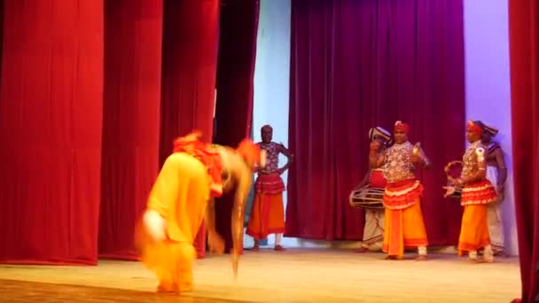Танцуют Танцоры Пантеру Натума Шри Ланке — стоковое видео