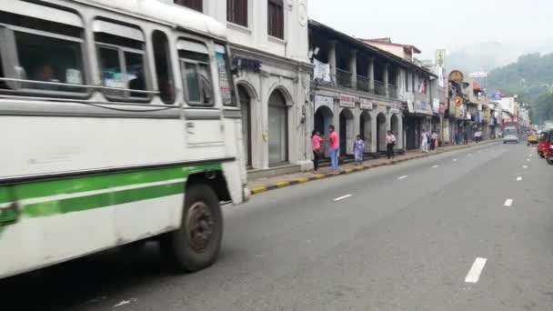 Autobusy Przejeżdżające Przez Kandy Prowincja Centralna Sri Lanka — Wideo stockowe