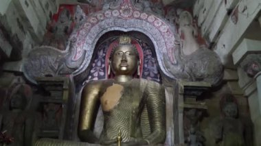 Kansas 'taki lankatilaka tapınağının içindeki Buda heykeli, Sri Lanka