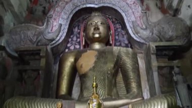 Kansas 'taki lankatilaka tapınağının içindeki Buda heykeli, Sri Lanka