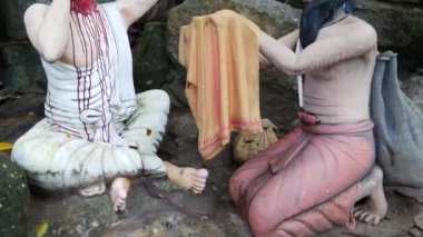Ranawana Tapınağı 'ndaki Dünya' nın en uzun yürüyen Buda heykeli.