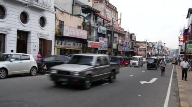 Kandy, Sri Lanka sokaklarındaki Tuk Tuk 'tan Pan