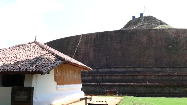 Antigua Estupa Yudaganawa Sri Lanka — Vídeo de stock