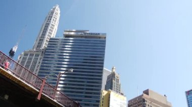 Chicago nehrinden gökdelenlerin manzarası