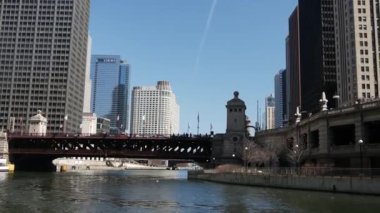 Chicago nehrinden gökdelenlere kadar.