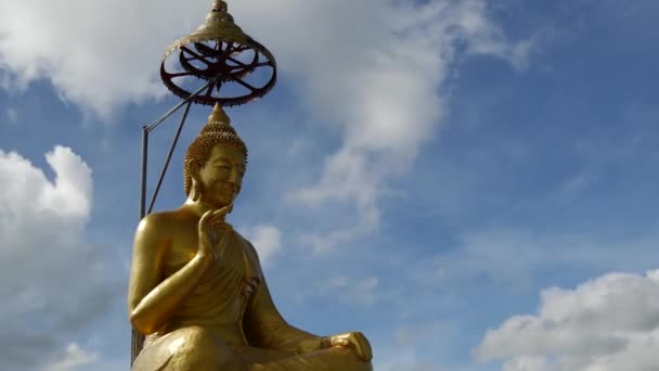 Tiempo Transcurre Desde Una Estatua Amigo Oro Templo Ban Lawa — Vídeo de stock