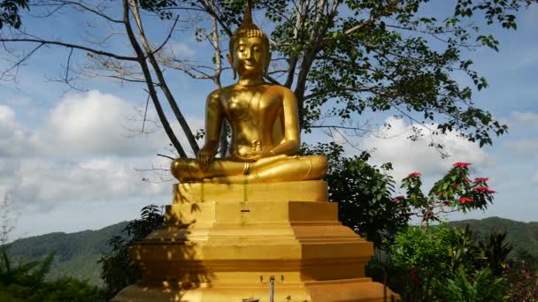 Arany Buddha Szobor Egy Templomban Ban Lawa Village Észak Thaiföld — Stock videók