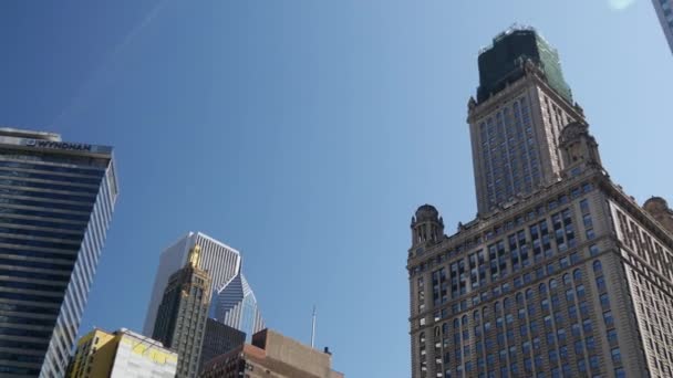 Skyskrapor Utsikt Från Chicago Floden — Stockvideo