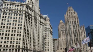 Wrigley İnşaat ve Köprü Şikago 'daki bayrakları siliyor