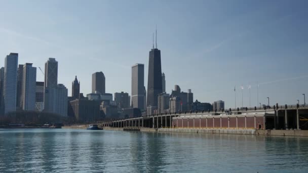 John Hancock Center Skyline Van Chicago Vanaf Marine Pier — Stockvideo