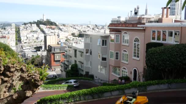 Gocar Οδηγεί Την Περίφημη Lombard Crooked Street Στο San Francisco — Αρχείο Βίντεο