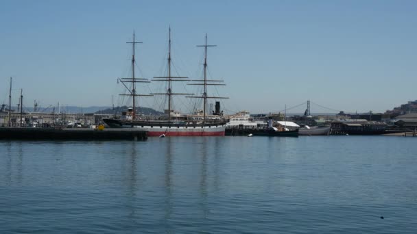 サンフランシスコのハイド セント ピアにある帆船 — ストック動画