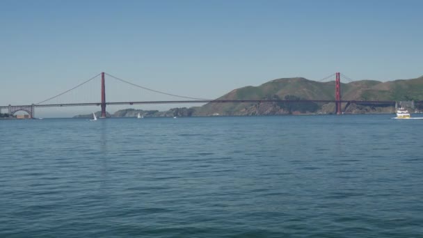 Golden Gate Bridge Con Traghetto San Francisco — Video Stock