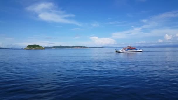 Passeren Door Een Andere Veerboot Tijdens Het Zeilen Van Paquera — Stockvideo