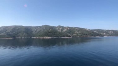 Hırvatistan 'ın Hvar adasının yanından geçiyor