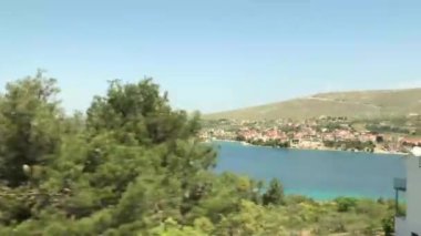 Hırvatistan kıyısı boyunca araba sürüyorum