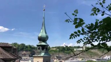 Avusturya, Salzburg 'daki St. Johannes am Imberg Kilisesi' ne doğru yürüyorum.