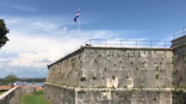 Kroatische Flagge Auf Der Venezianischen Festung Pula Kroatien — Stockvideo