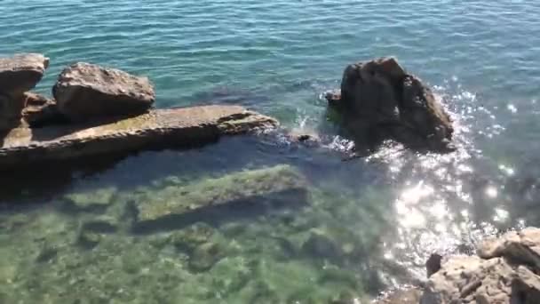 Skalnaté Pobřeží Kolem Splitu Chorvatsko — Stock video