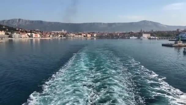 Bölünmüş Hırvatistan Limanından Ayrılıyor — Stok video
