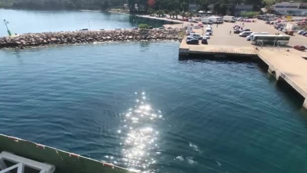 Prom Przypływający Portu Stari Grad Chorwacji — Wideo stockowe