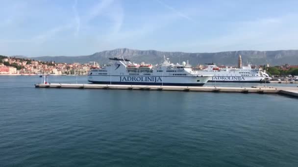 Ferry Leaving Harbor Split Croatia — Stock Video