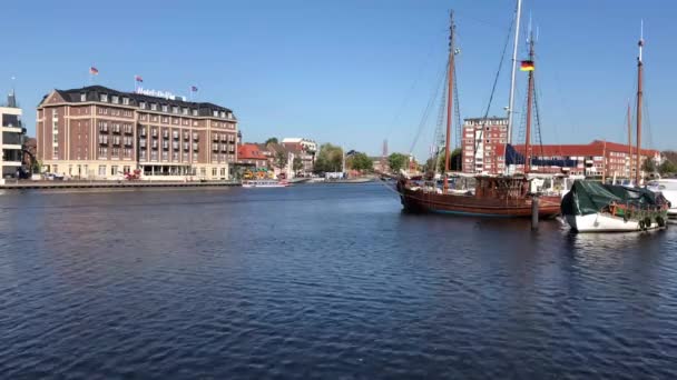 Crucero Por Canal Puerto Emden Alemania — Vídeos de Stock