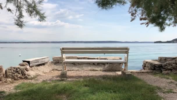 Banc près de la mer à Preko Croatie 