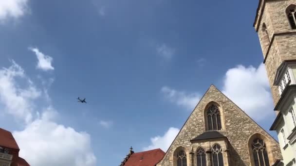 Letadlo Letící Nad Starým Městem Erfurt Německu — Stock video