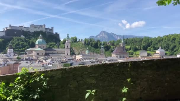Caminando Largo Pared Kapuzinerberg Salzburgo Austria — Vídeos de Stock