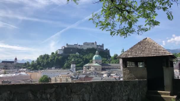 Pan Desde Mirador Kapuzinerberg Vista Sobre Casco Antiguo Salzburgo Austria — Vídeo de stock