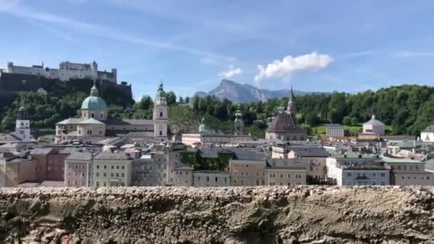 Avusturya Salzburg Daki Salzach Nehrinin Doğu Kıyısındaki Kapuzinerberg Duvarından Yukarı — Stok video