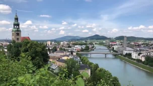 Řeka Salzach Spatřena Monchsbergu Rakouském Salcburku — Stock video